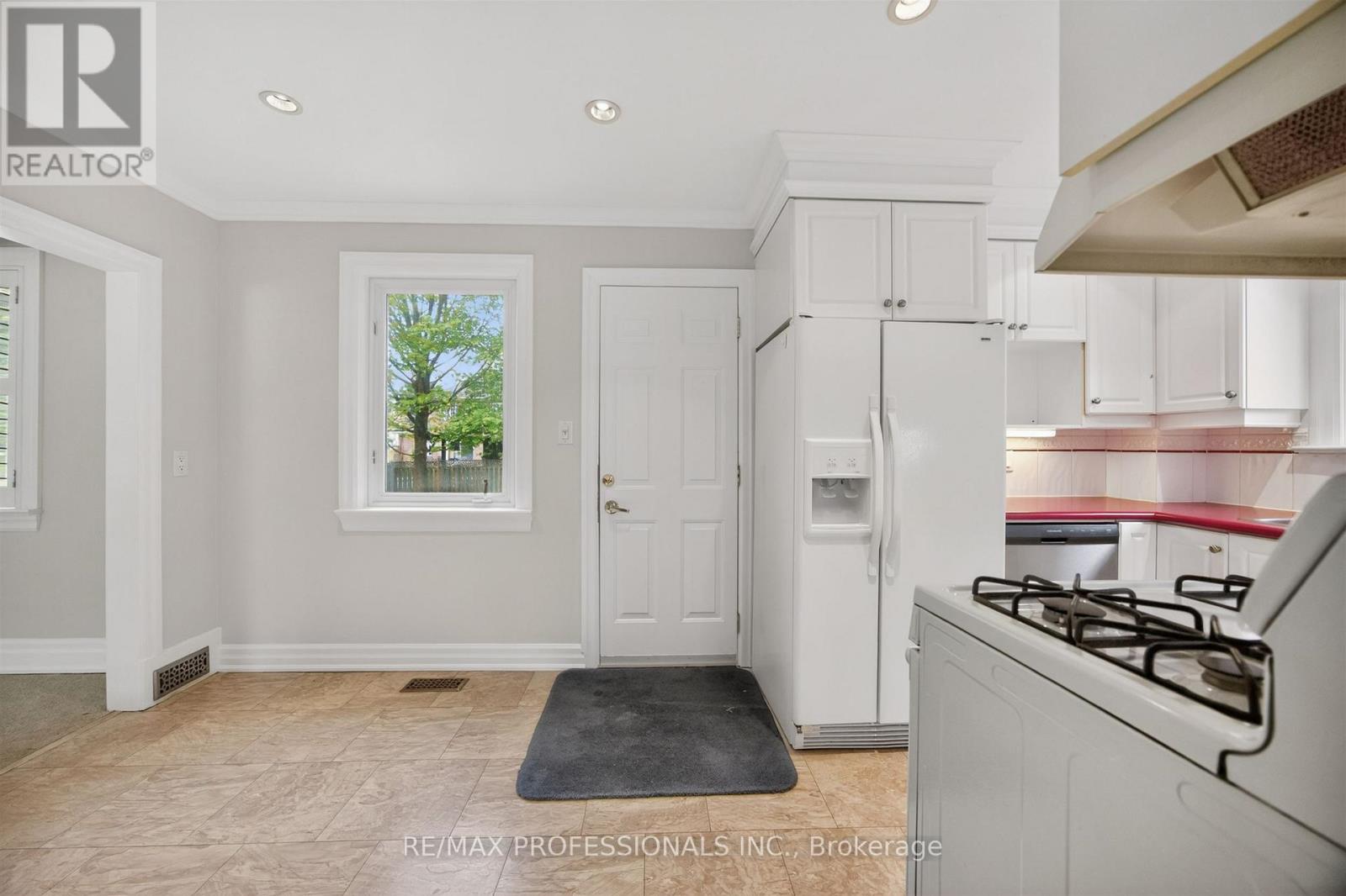 27 Nottingham Drive, Toronto (Edenbridge-Humber Valley), Ontario  M9A 2W4 - Photo 18 - W13783096