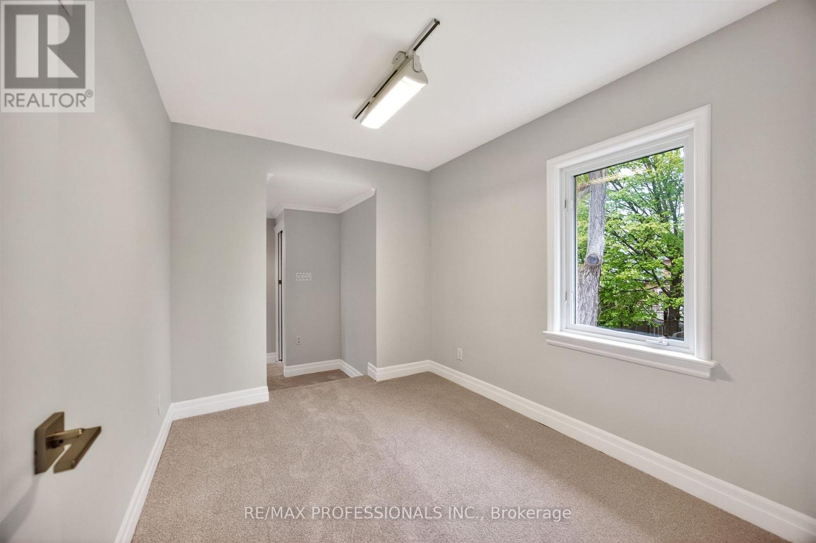 27 Nottingham Drive, Toronto (Edenbridge-Humber Valley), Ontario  M9A 2W4 - Photo 34 - W13783096