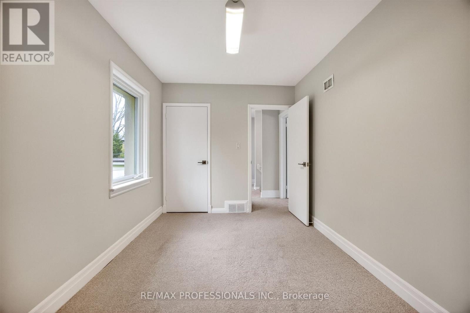 27 Nottingham Drive, Toronto (Edenbridge-Humber Valley), Ontario  M9A 2W4 - Photo 35 - W13783096