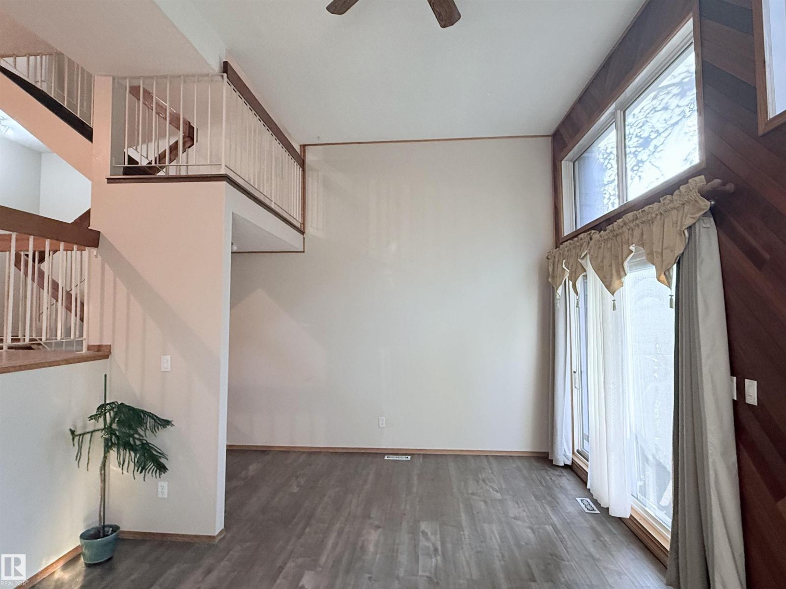 975 Millbourne Rd E Nw, Edmonton, Alberta  T6K 0T2 - Photo 3 - E4508672