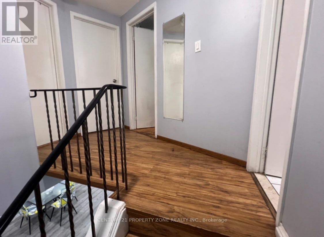6 Roehampton Crescent W, Brampton, Ontario  L6Y 2R4 - Photo 11 - W13767524