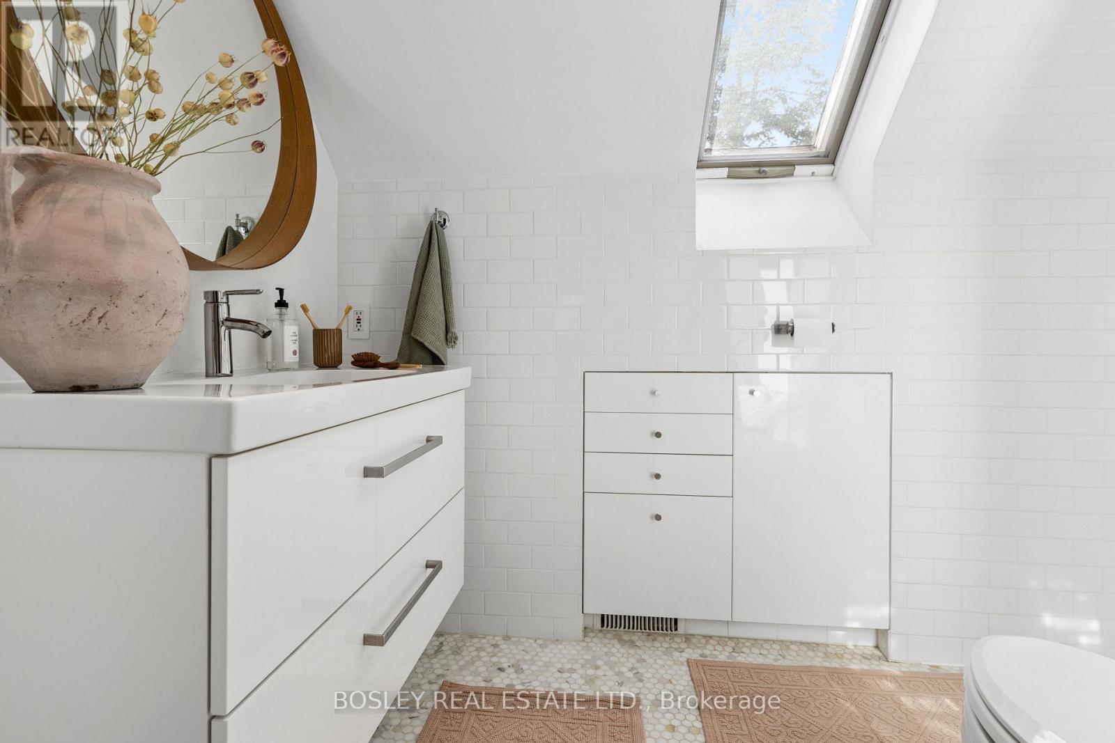 108 Coady Avenue, Toronto, Ontario  M4M 2Y8 - Photo 24 - E13780762