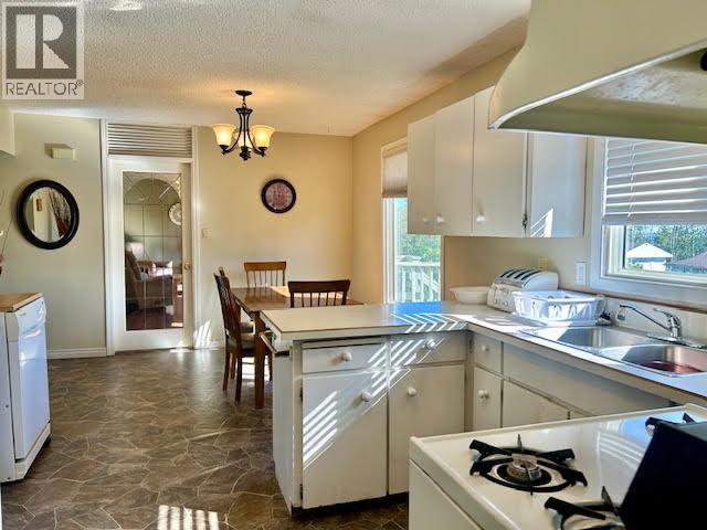 5408 W 54 Avenue, Fort Nelson, British Columbia  V0C 1R0 - Photo 2 - R3165066