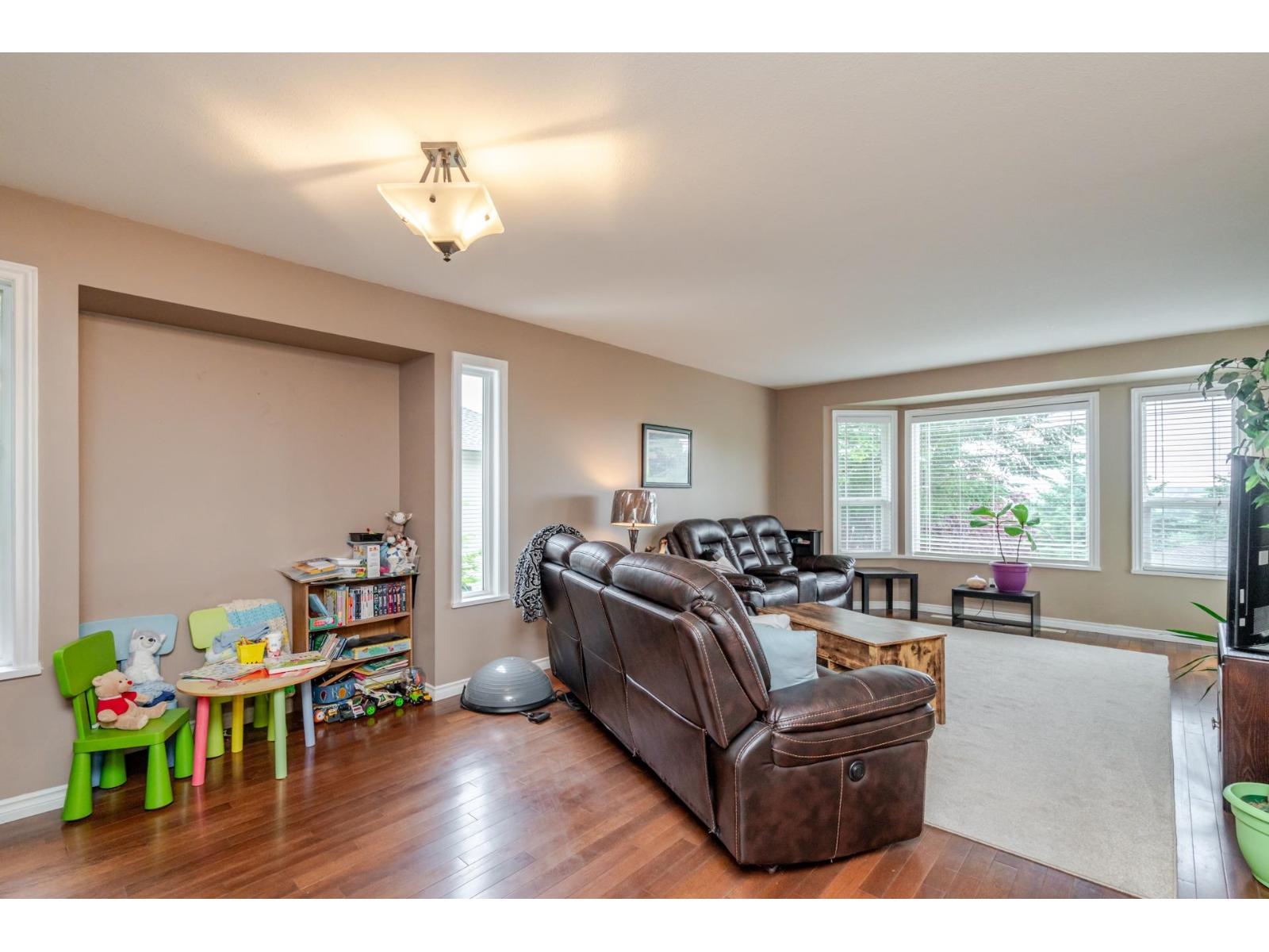 35543 Dina Place, Abbotsford, British Columbia  V3G 1L7 - Photo 5 - R3165223