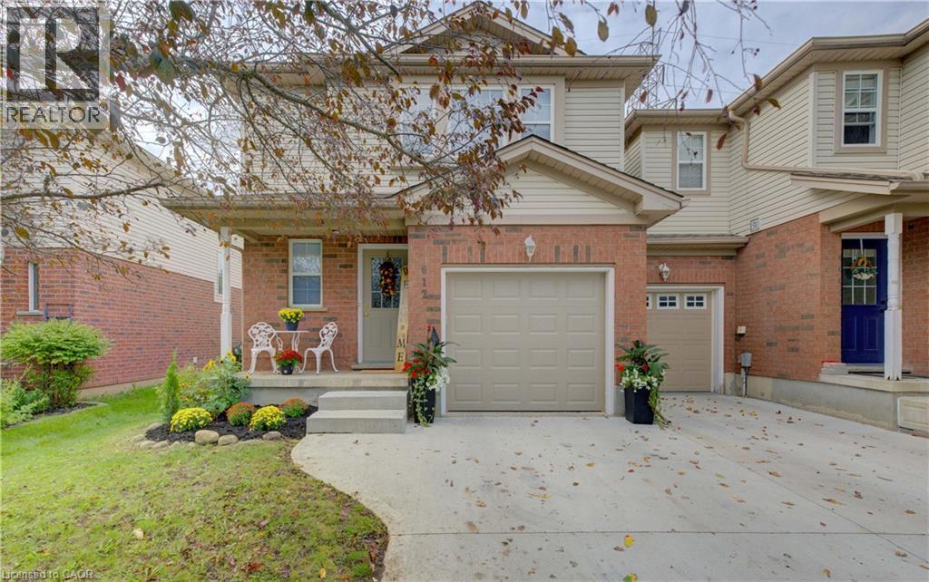 612 Brandenburg Boulevard, Waterloo, Ontario  N2T 2V3 - Photo 2 - 40859764
