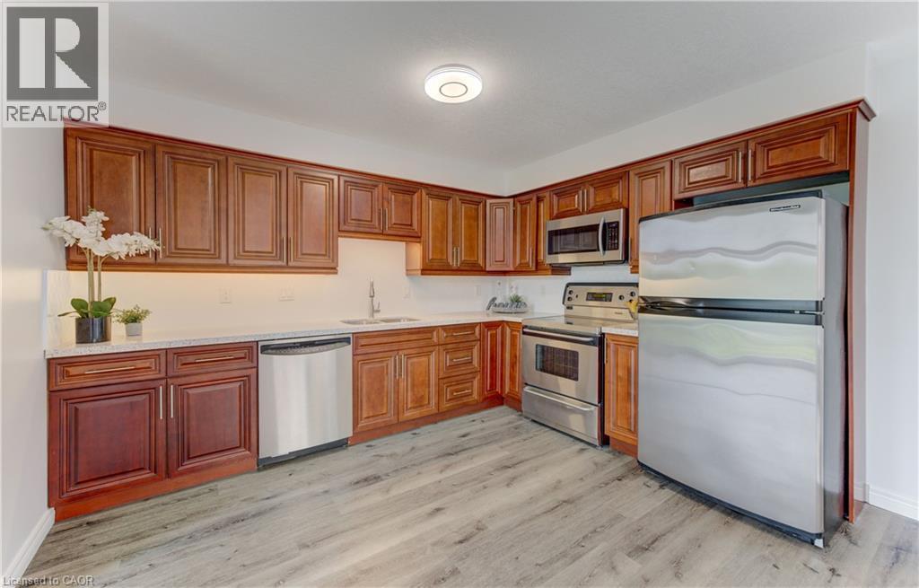 612 Brandenburg Boulevard, Waterloo, Ontario  N2T 2V3 - Photo 14 - 40859764