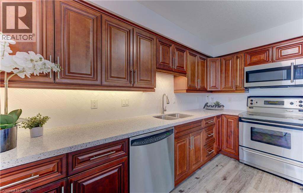 612 Brandenburg Boulevard, Waterloo, Ontario  N2T 2V3 - Photo 20 - 40859764