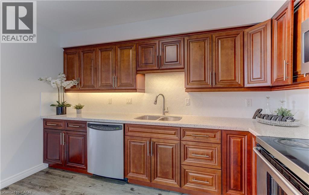 612 Brandenburg Boulevard, Waterloo, Ontario  N2T 2V3 - Photo 19 - 40859764