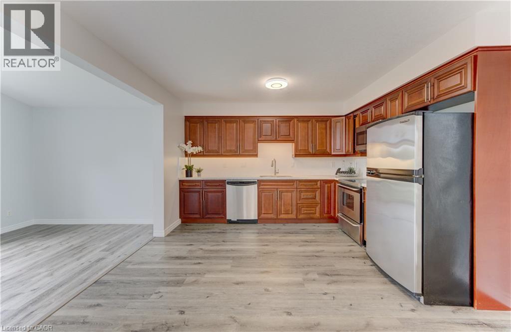 612 Brandenburg Boulevard, Waterloo, Ontario  N2T 2V3 - Photo 13 - 40859764