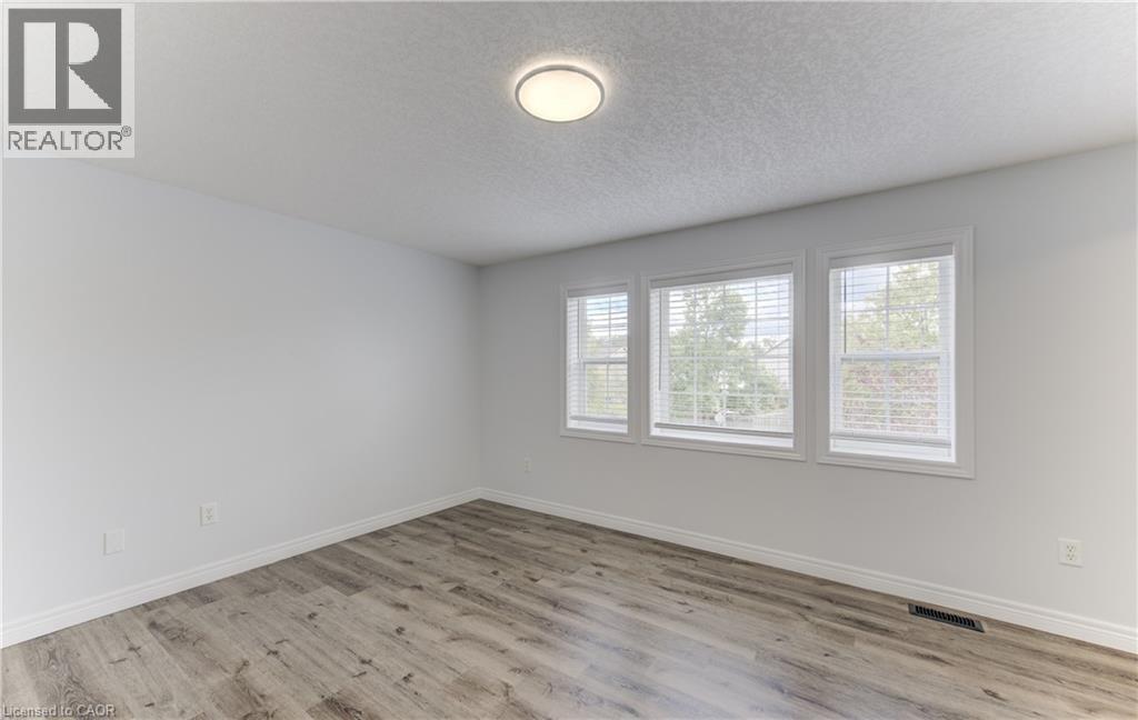 612 Brandenburg Boulevard, Waterloo, Ontario  N2T 2V3 - Photo 33 - 40859764
