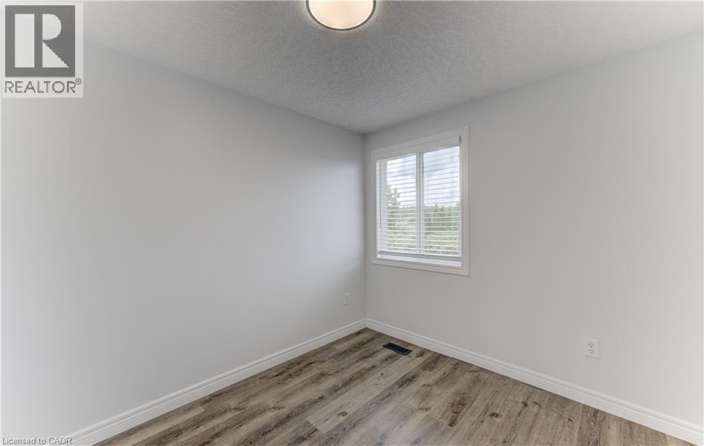 612 Brandenburg Boulevard, Waterloo, Ontario  N2T 2V3 - Photo 32 - 40859764