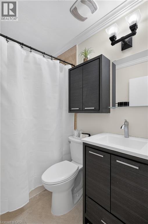 236 Hammersmith Court, Burlington, Ontario L7L 4N7 - Photo 11 - 40862216