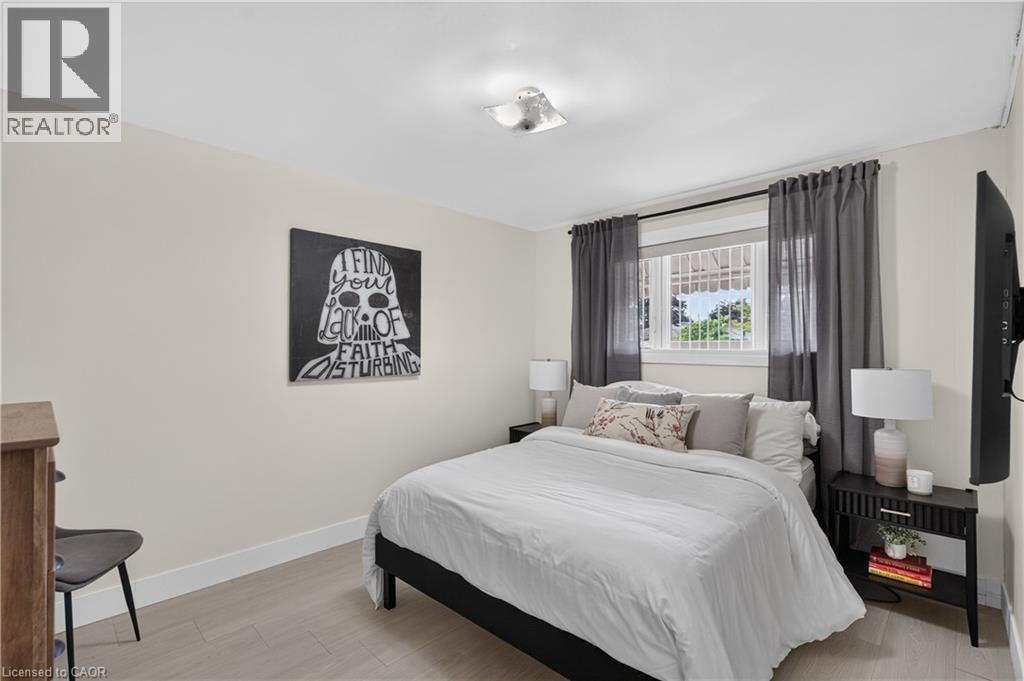 236 Hammersmith Court, Burlington, Ontario L7L 4N7 - Photo 6 - 40862216