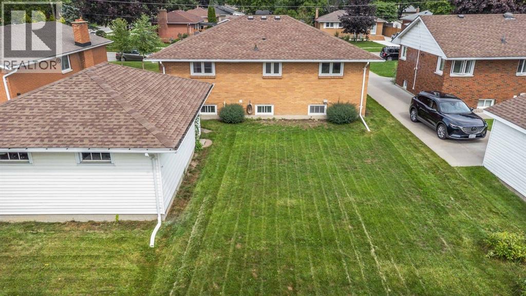 279 CAMERON STREET St Clair Ontario Canada N0N1G0 3