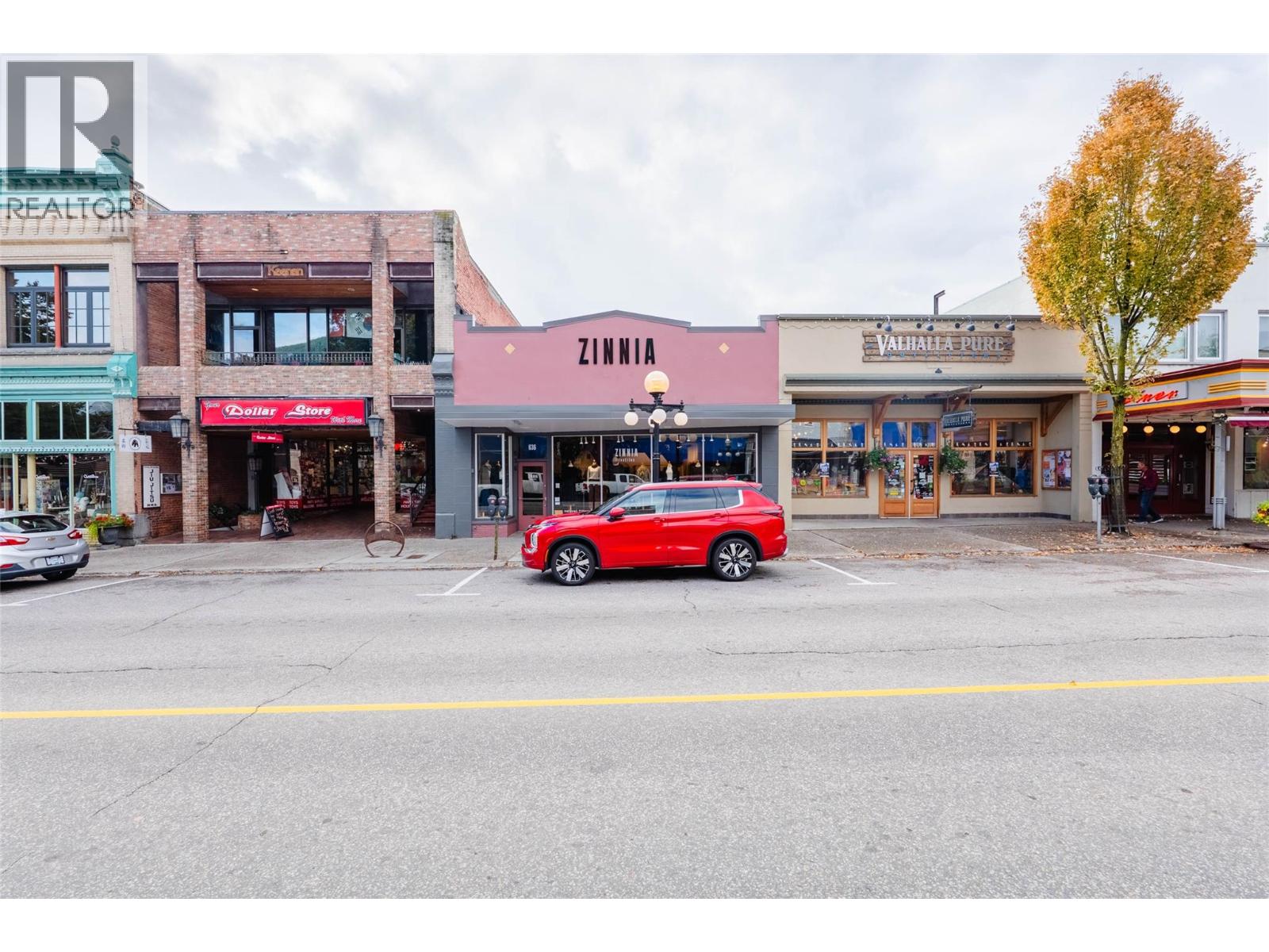 636 Baker Street, Nelson, British Columbia V1L 4J4 - Photo 37 - 10400734