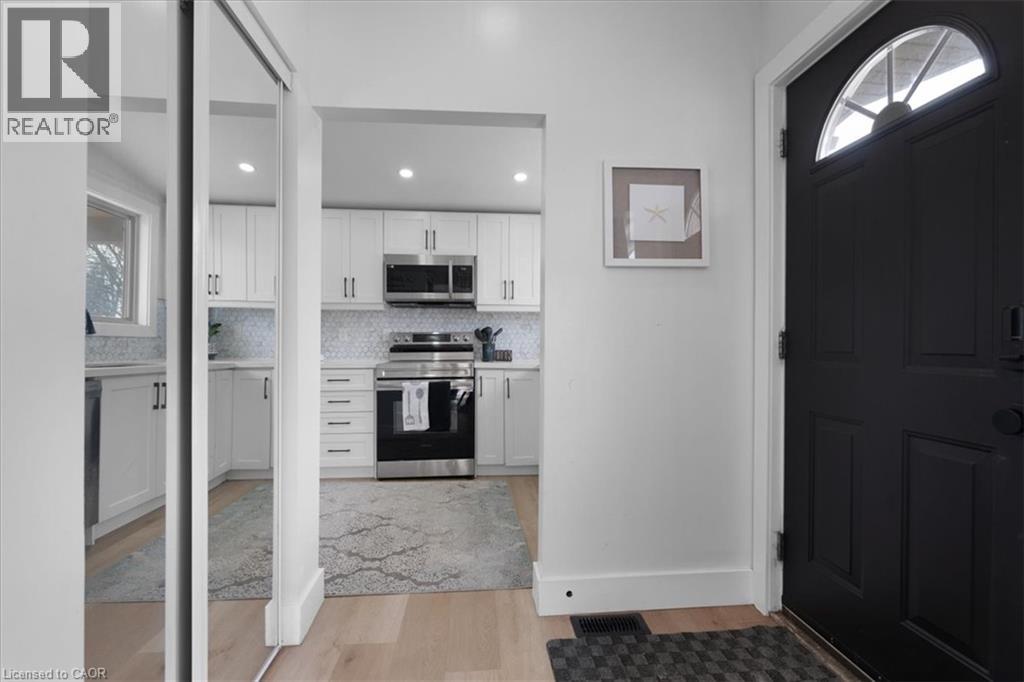 37 Lilacside Drive Unit# 1, Hamilton, Ontario  L8V 2L5 - Photo 3 - 40860806