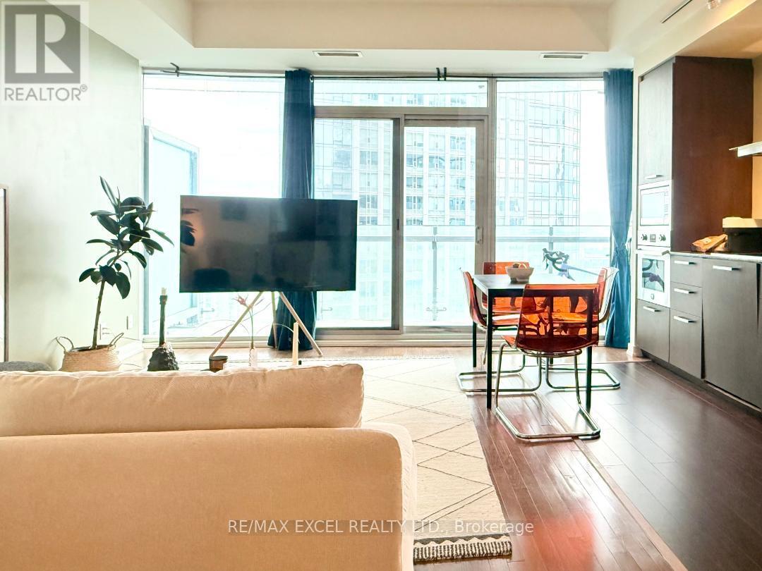 3704 - 14 York Street, Toronto, Ontario  M5J 0B1 - Photo 10 - C13783118
