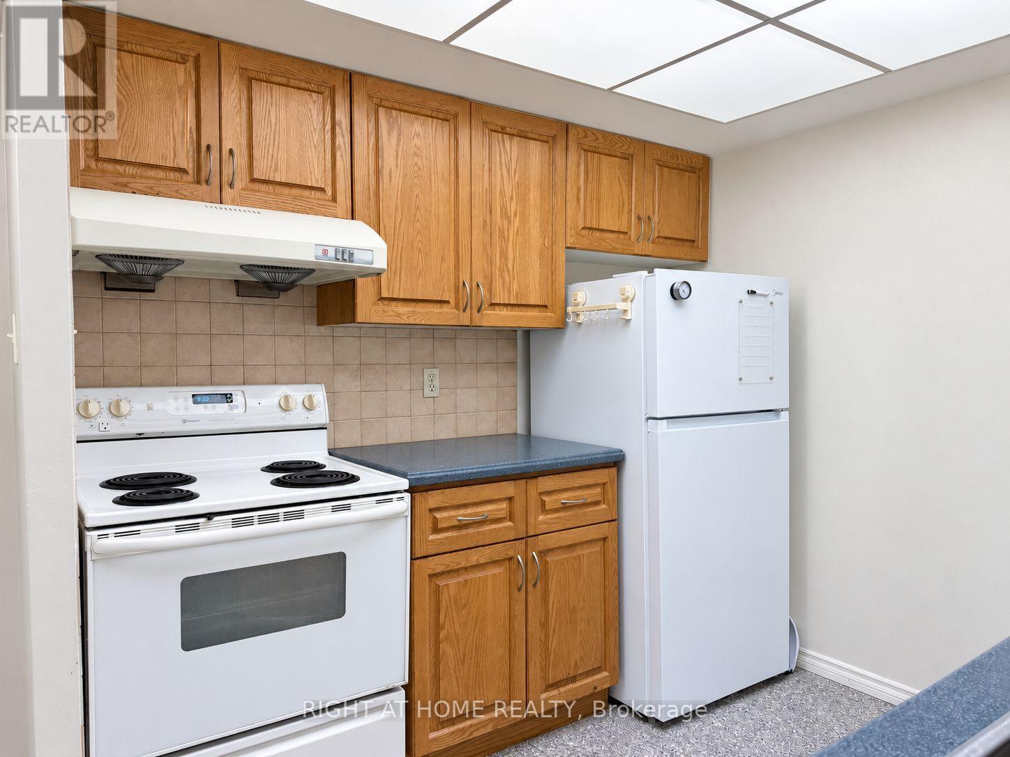 402 - 1001 Bay Street, Toronto (Bay Street Corridor), Ontario  M5S 3A6 - Photo 10 - C13783196