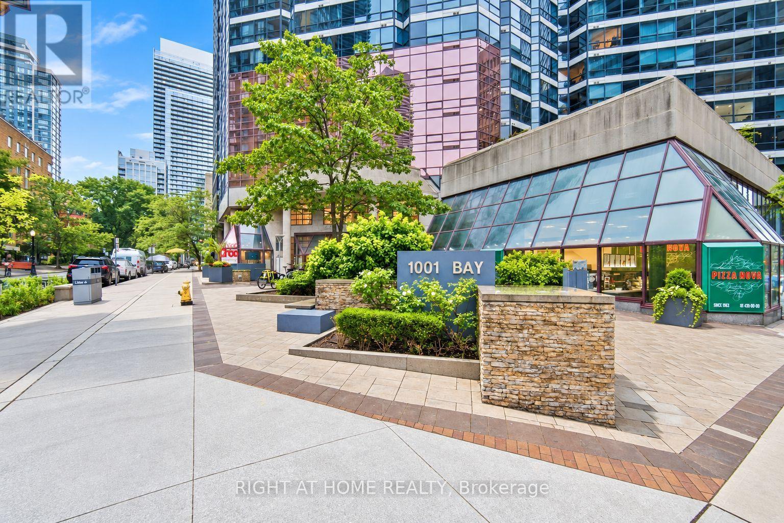402 - 1001 Bay Street, Toronto (Bay Street Corridor), Ontario  M5S 3A6 - Photo 2 - C13783196