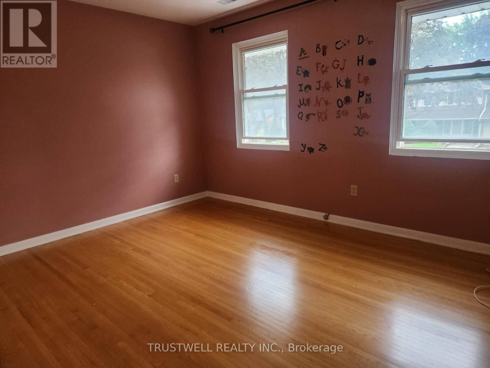 38 Rosscowan Crescent, Toronto (L'amoreaux), Ontario  M1W 1K7 - Photo 3 - E13783164