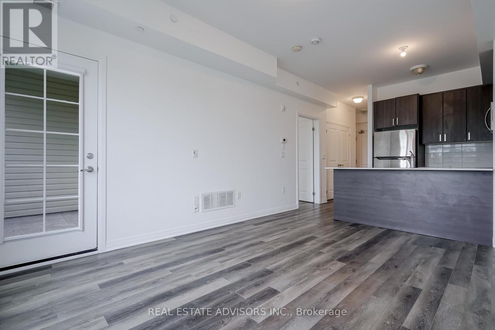 203 - 65 Shipway Avenue, Clarington (Newcastle), Ontario  L1B 0B7 - Photo 11 - E13783170