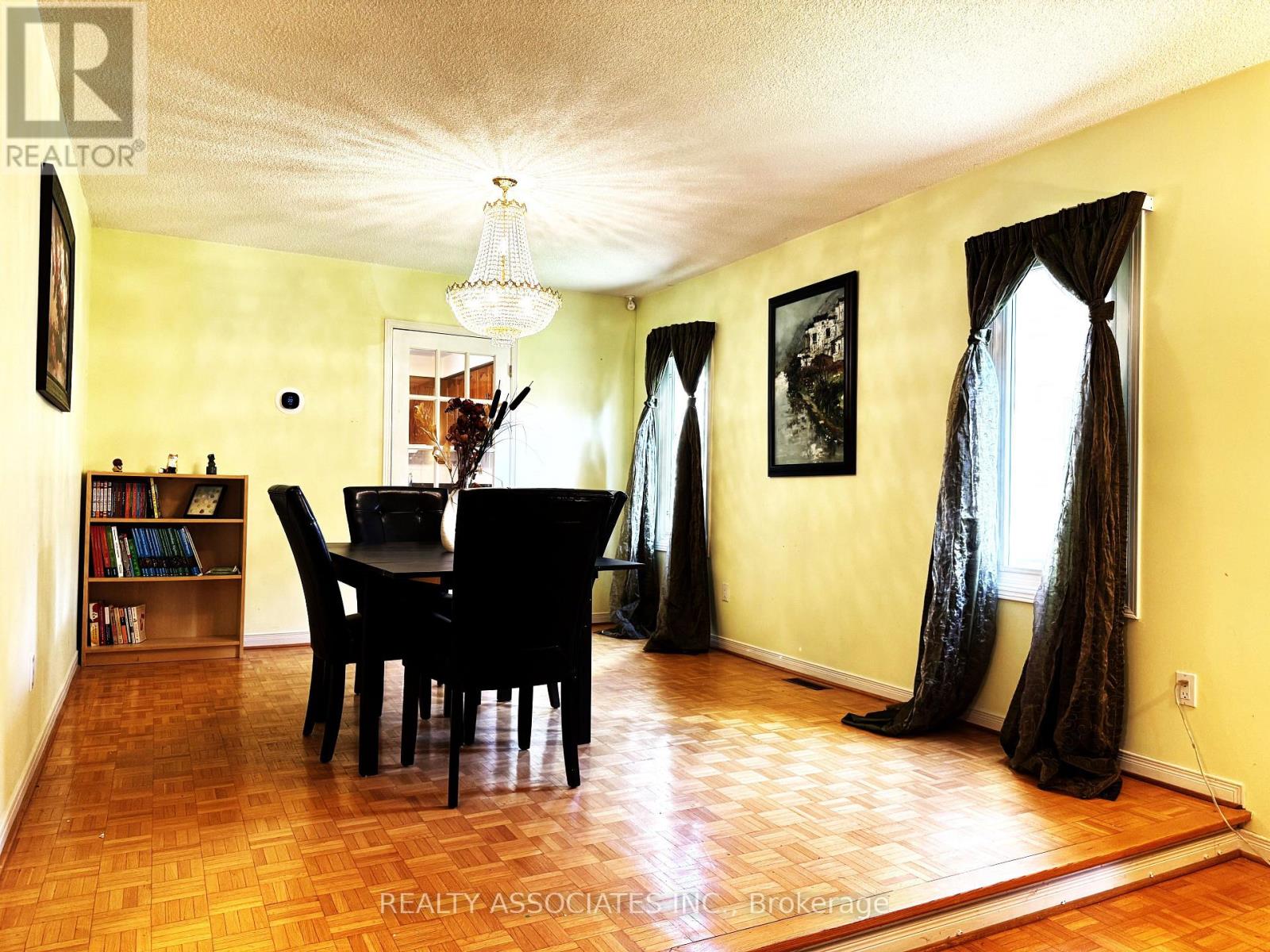 46 Lagani Avenue, Richmond Hill, Ontario  L4B 3C7 - Photo 4 - N13783152