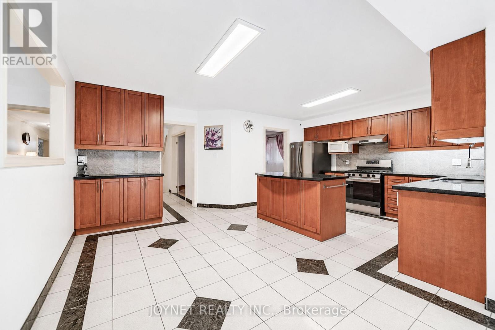 2 Woodriver Street, Richmond Hill (Devonsleigh), Ontario  L4S 1B2 - Photo 16 - N13783154