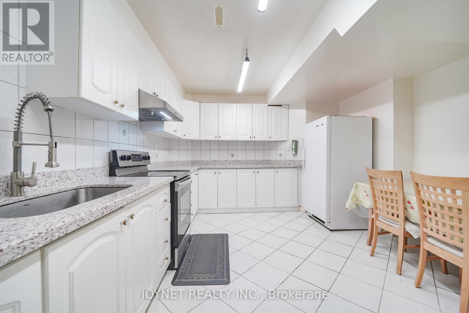 2 Woodriver Street, Richmond Hill (Devonsleigh), Ontario  L4S 1B2 - Photo 34 - N13783154