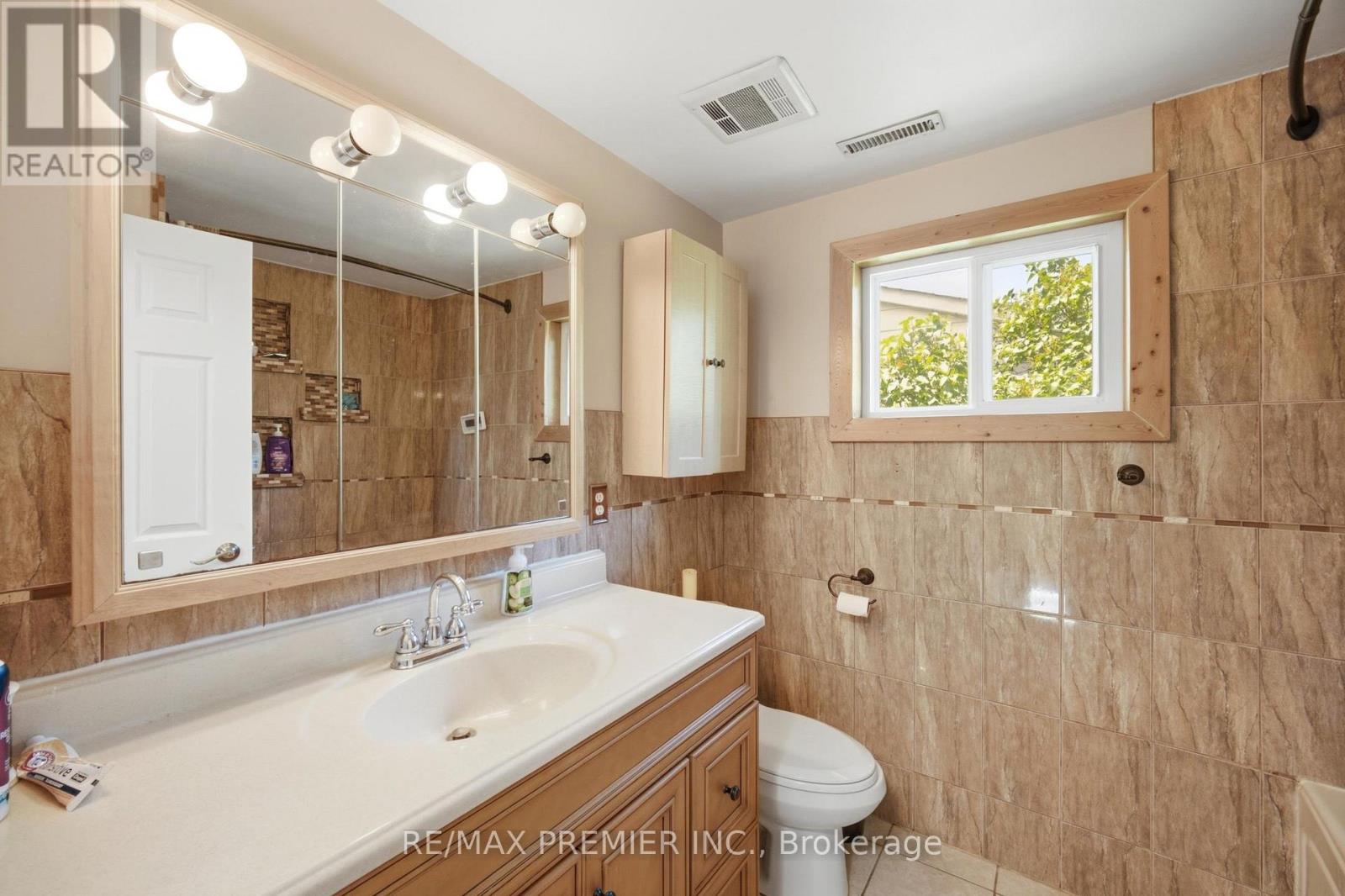 115 William Roe Boulevard, Newmarket, Ontario  L3Y 1B1 - Photo 11 - N13783176
