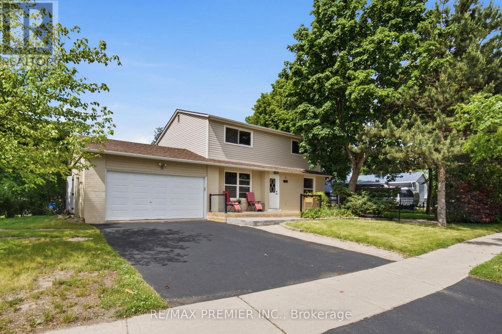 115 William Roe Boulevard, Newmarket, Ontario  L3Y 1B1 - Photo 2 - N13783176