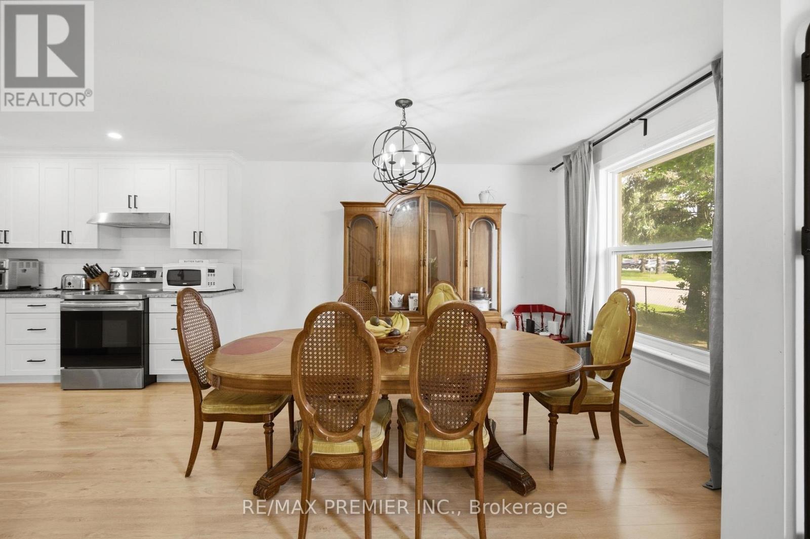 115 William Roe Boulevard, Newmarket, Ontario  L3Y 1B1 - Photo 3 - N13783176