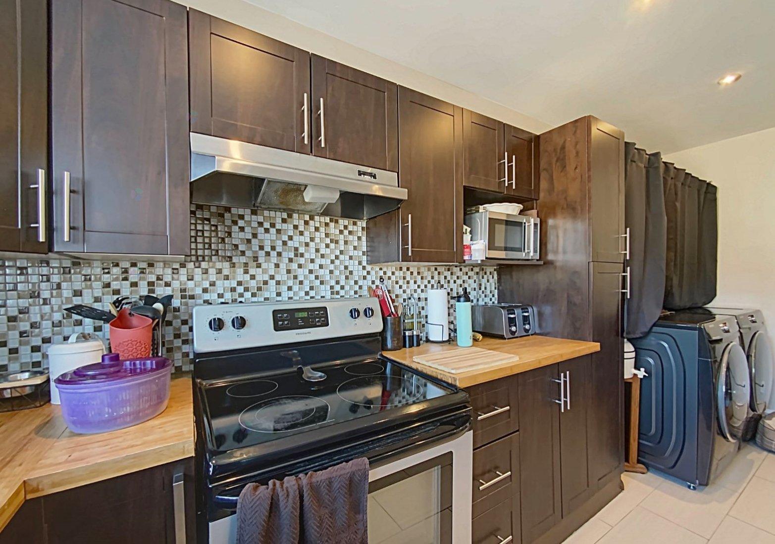 9001-9003 2e Avenue Montréal (Villeray/Saint-Michel/Parc-Extension) Quebec Canada H1Z2S7 2