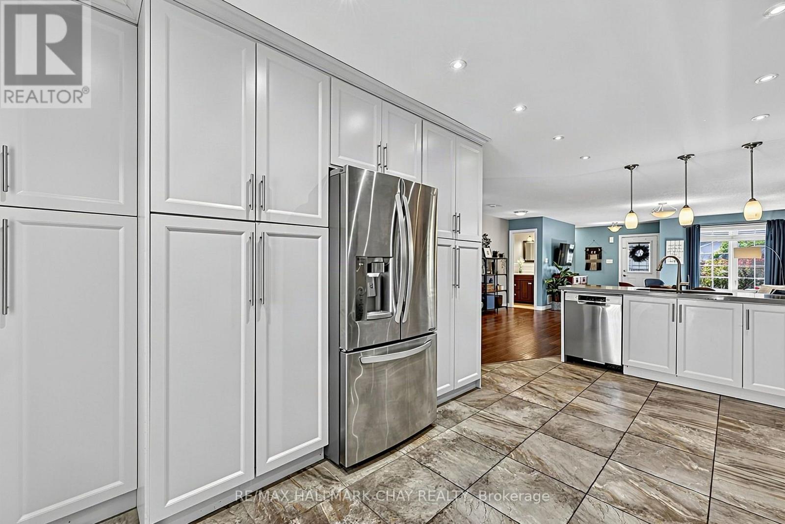 76 Shalom Way, Barrie, Ontario  L4N 5Y3 - Photo 5 - S13783190