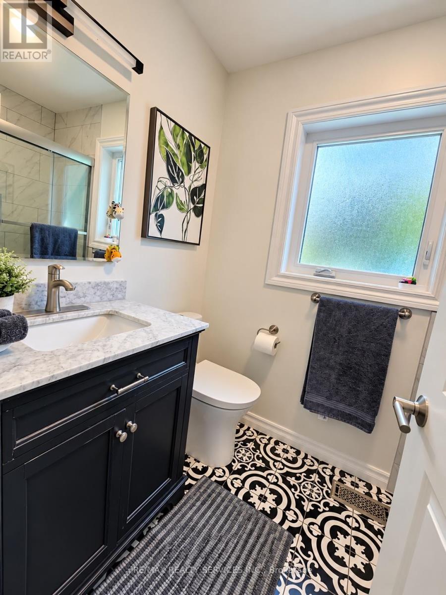 21 Mcintosh Avenue, Toronto, Ontario  M8Y 3E1 - Photo 18 - W13751244