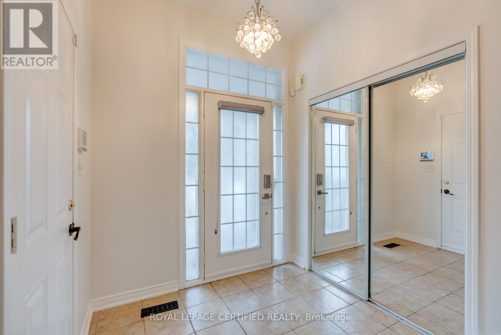 3053 Ferguson Drive, Burlington, Ontario  L7M 0G5 - Photo 4 - W13783162
