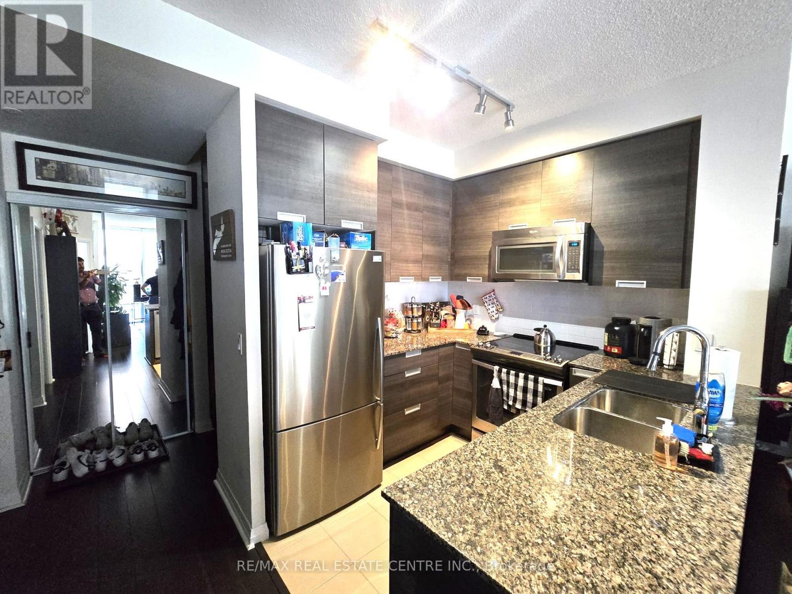2301 - 75 Eglinton Avenue W, Mississauga, Ontario  L5R 0E5 - Photo 10 - W13783204