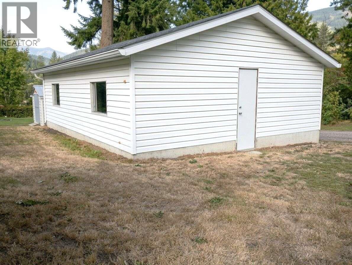 107 Prince Avenue, Castlegar, British Columbia  V1N 1C7 - Photo 19 - 10400862