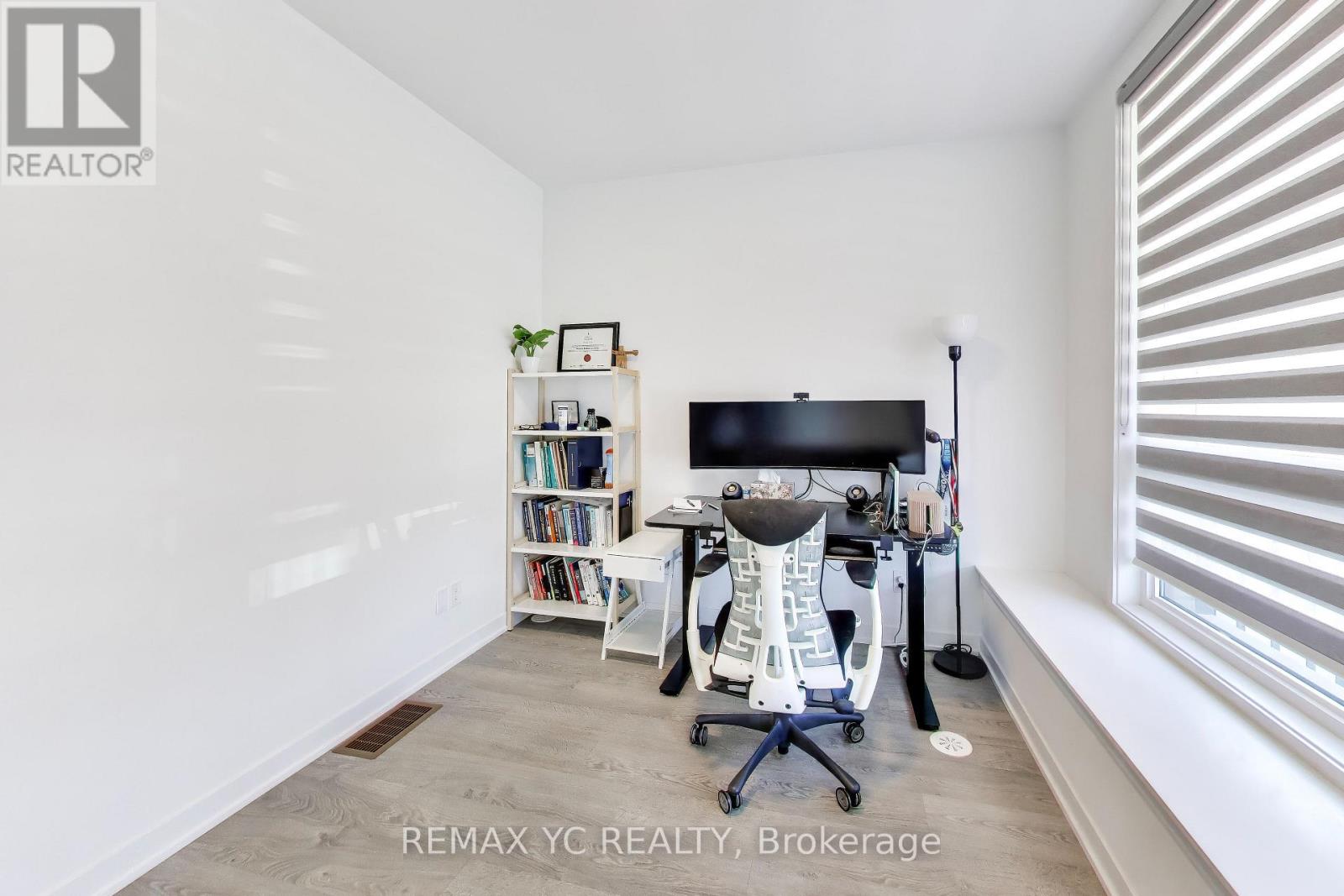 18 Deep Roots Terrace, Toronto, Ontario  M6A 0G1 - Photo 7 - C13534294