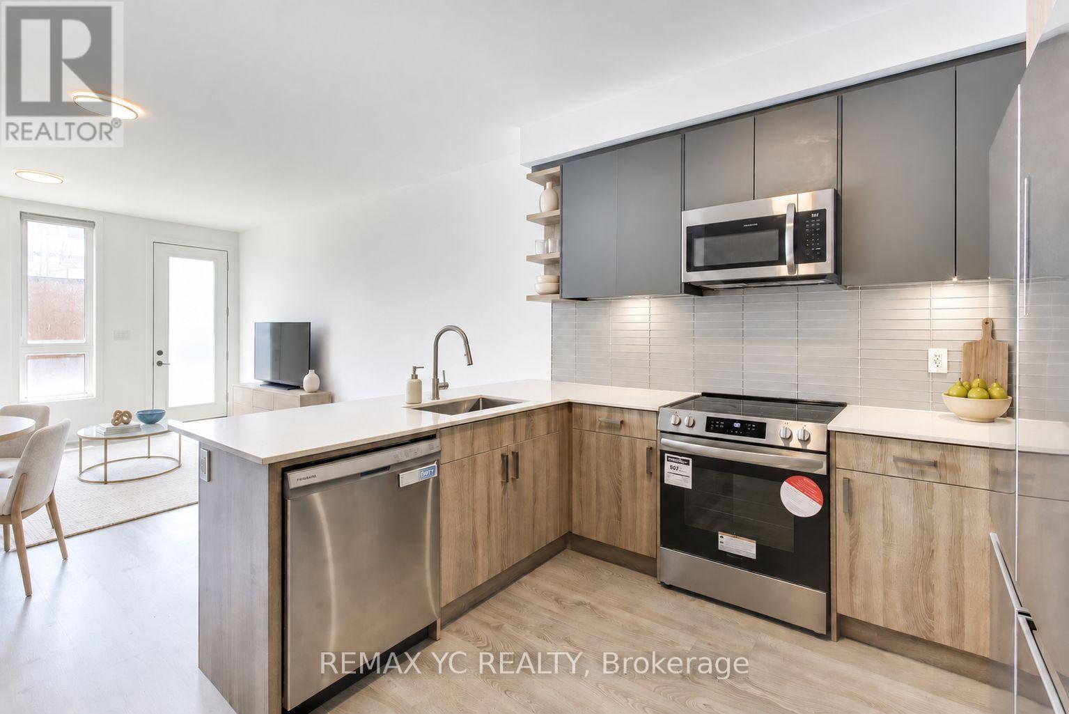 18 Deep Roots Terrace, Toronto, Ontario  M6A 0G1 - Photo 5 - C13534294