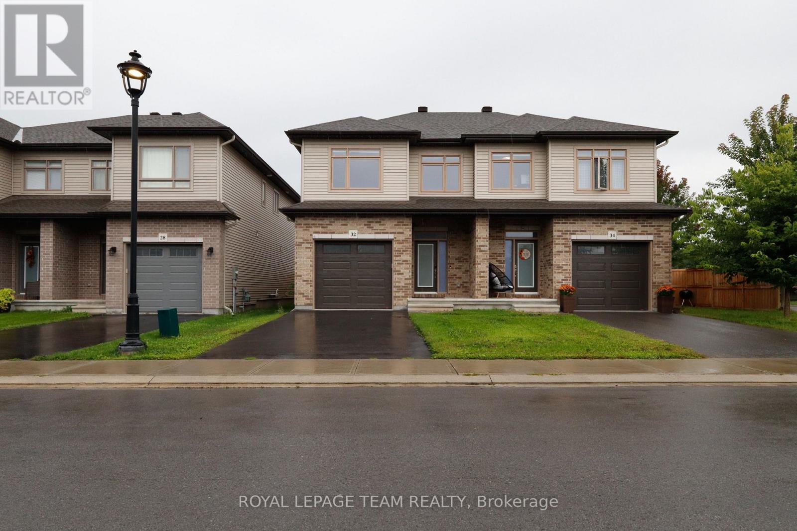 32 Berryman Street, Carleton Place, Ontario  K7C 0H5 - Photo 2 - X13770396