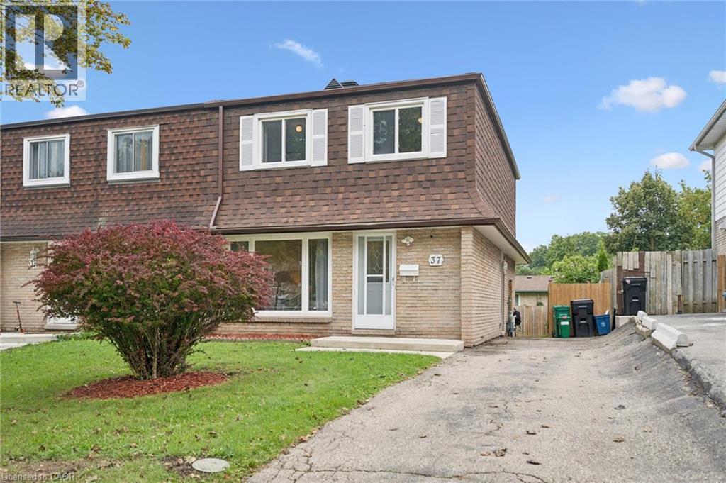 37 SHADELAND Crescent, Kitchener, Ontario
