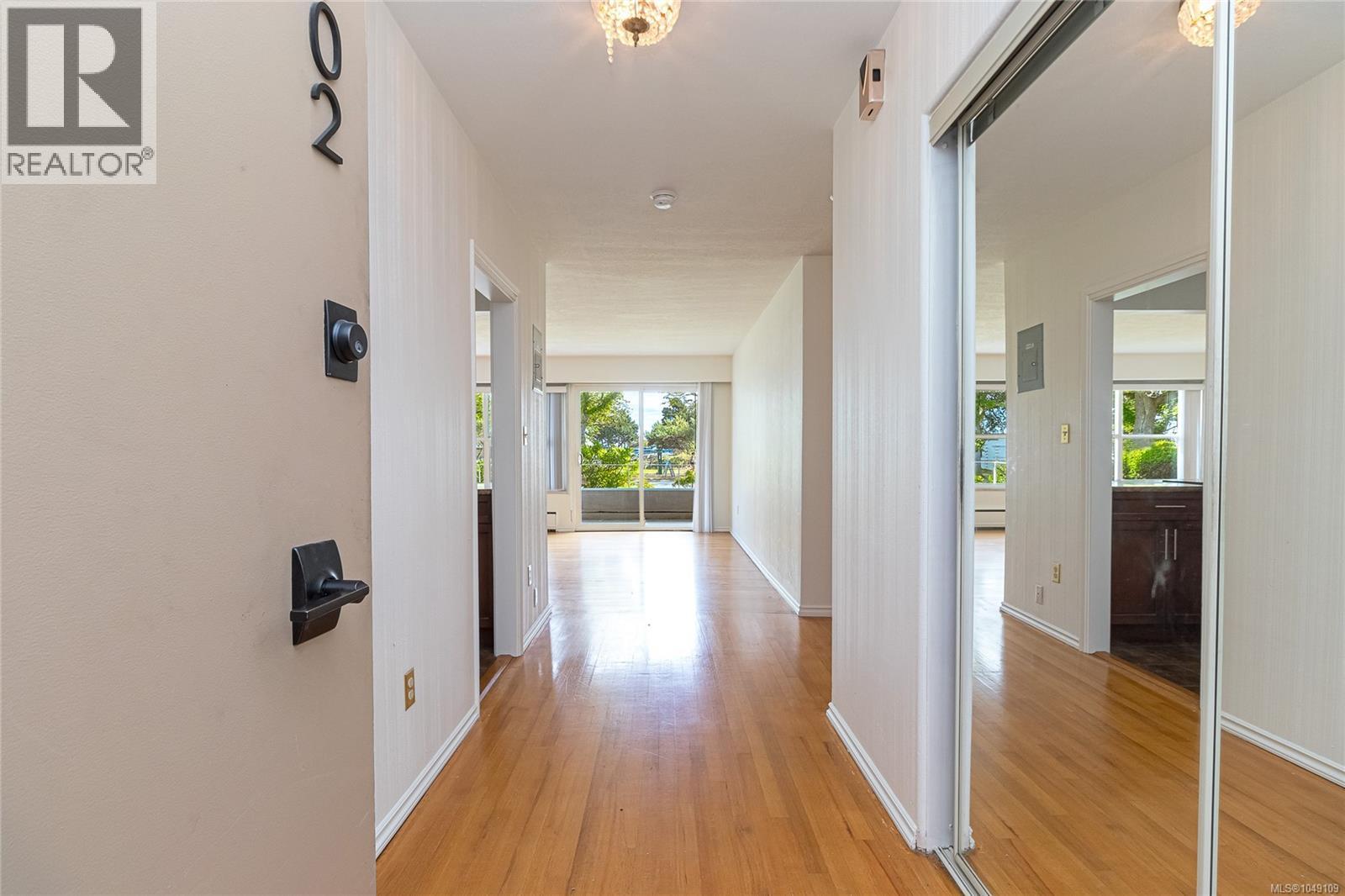 102 1318 Beach Dr, Oak Bay, British Columbia  V8S 2N5 - Photo 5 - 1049109