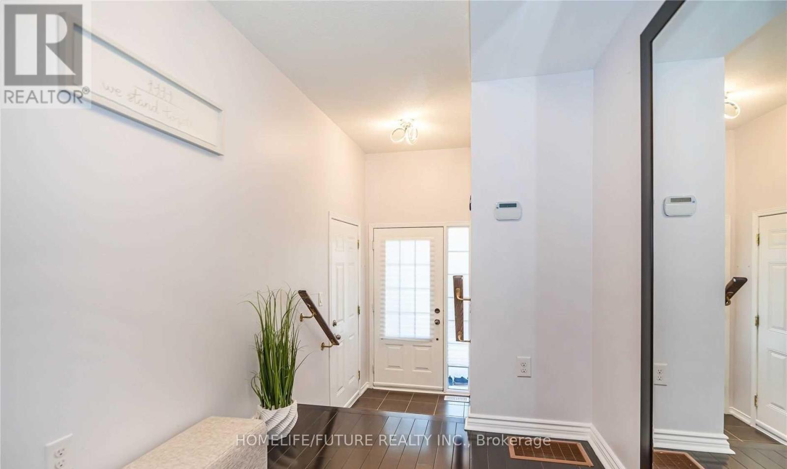 21 Linnell Street, Ajax, Ontario  L1Z 0K9 - Photo 5 - E13783216