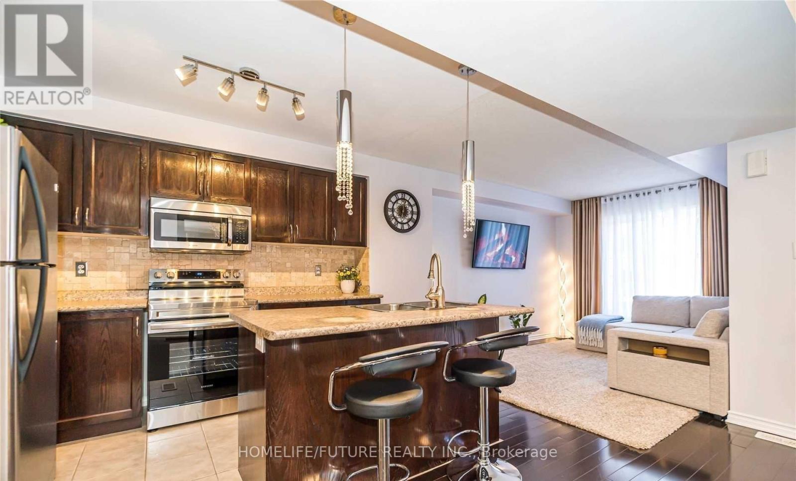 21 Linnell Street, Ajax, Ontario  L1Z 0K9 - Photo 6 - E13783216