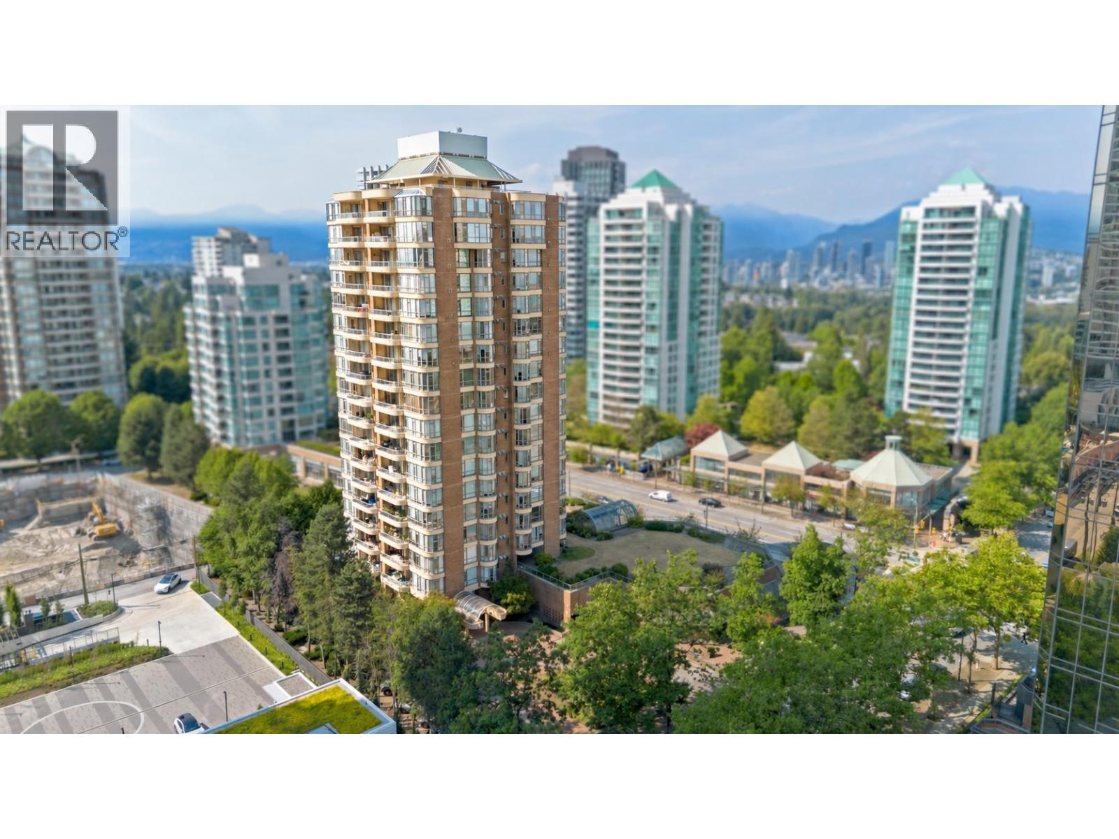 700 5967 WILSON AVENUE, burnaby, British Columbia