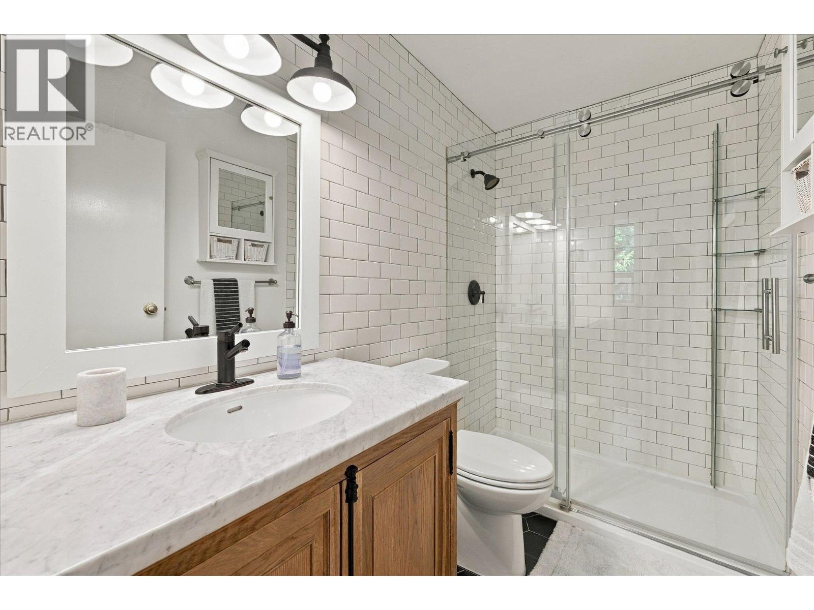 4 2014 London Lane, Whistler, British Columbia  V8E 0B6 - Photo 10 - R3165419