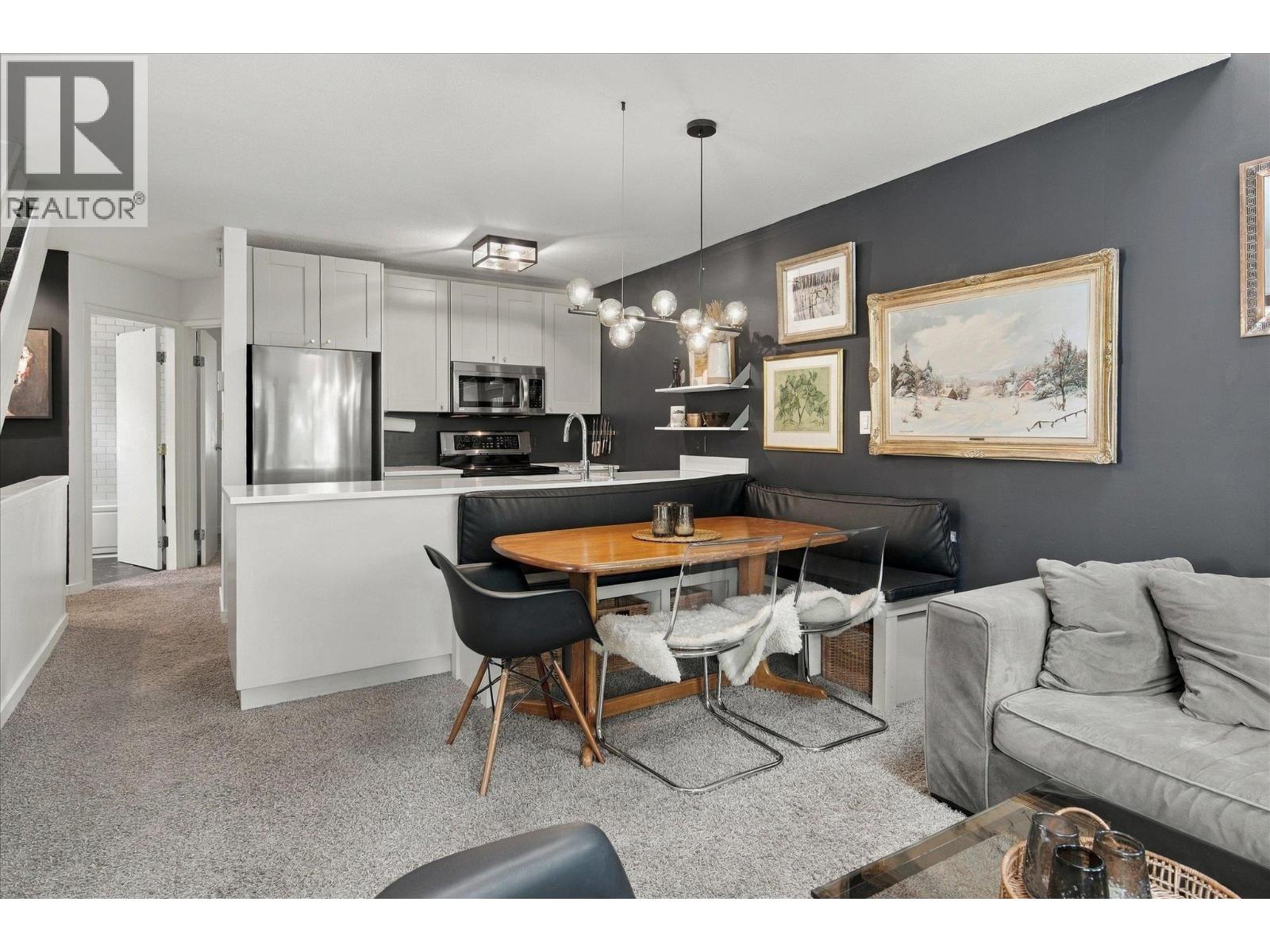 4 2014 London Lane, Whistler, British Columbia  V8E 0B6 - Photo 4 - R3165419