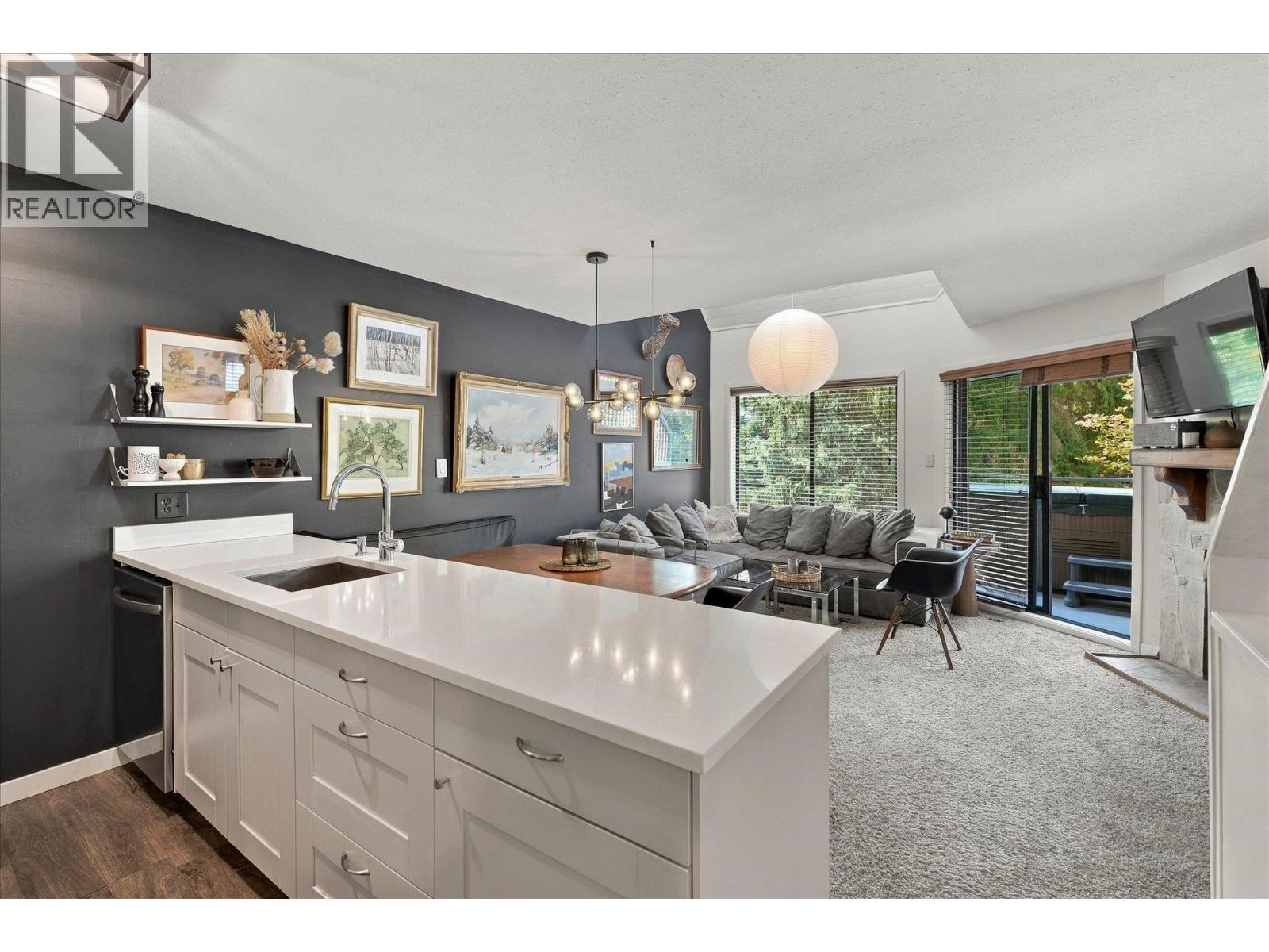 4 2014 London Lane, Whistler, British Columbia  V8E 0B6 - Photo 6 - R3165419