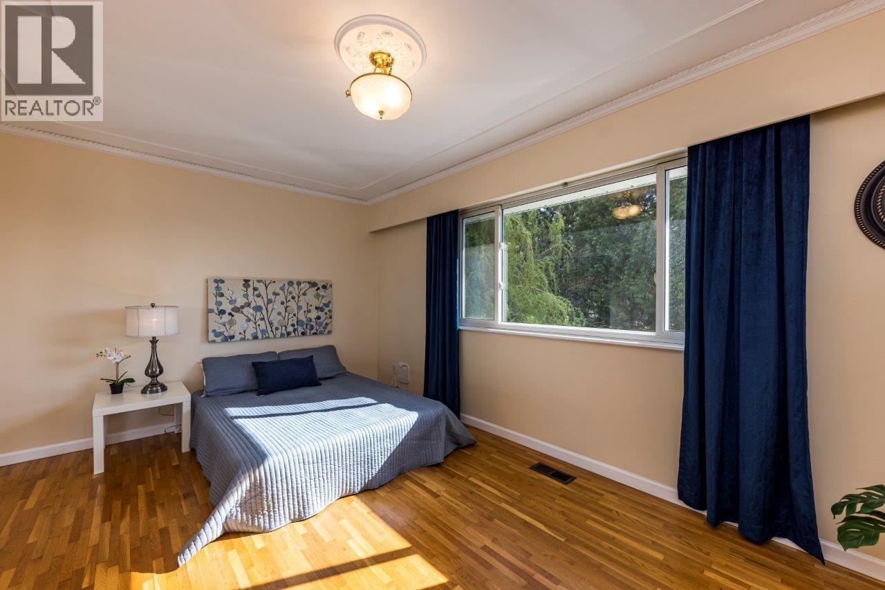 2094 Viewlynn Drive, North Vancouver, British Columbia  V7J 2W8 - Photo 11 - R3165373
