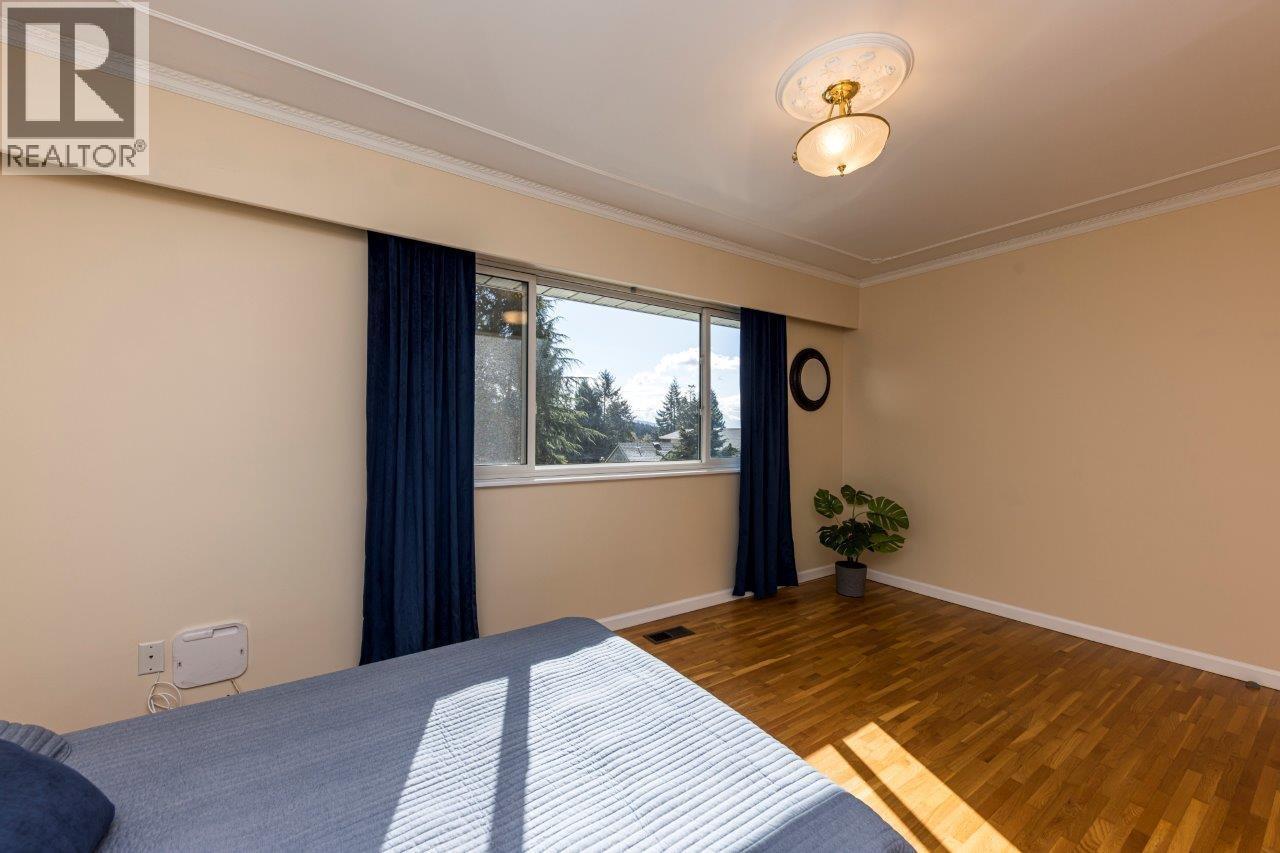 2094 Viewlynn Drive, North Vancouver, British Columbia  V7J 2W8 - Photo 12 - R3165373
